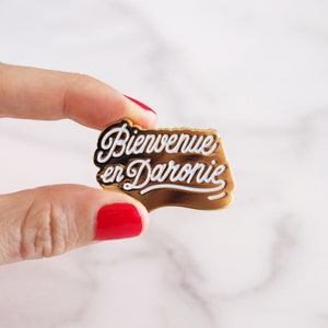 Pin's Bienvenue en Daronie Daronie Food Club x Lolita Picco image 3