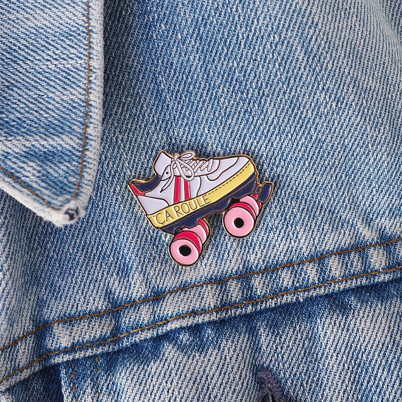 Pin's en émail Ça roule Roller, Roller Derby, enamel pin, blanc et rose image 6