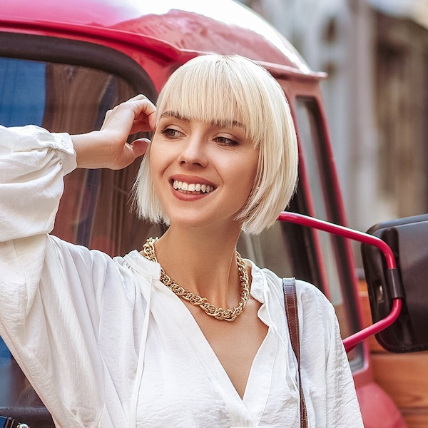 Extensions de cheveux à clipser blond platine 100 % vierges Rémy franges de cheveux humains brésiliens chic moderne : la petite perruque pour une couverture complète !