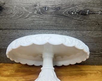Soporte para pasteles vintage de vidrio opalino Westmoreland con pedestal de paneles con diseño de uvas de 11.5 pulgadas.