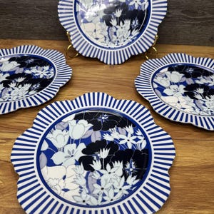 Platos de postre florales Anthropologie Lyla con rayas azules y blancas de 8,25" (juego de 4) imagen 2