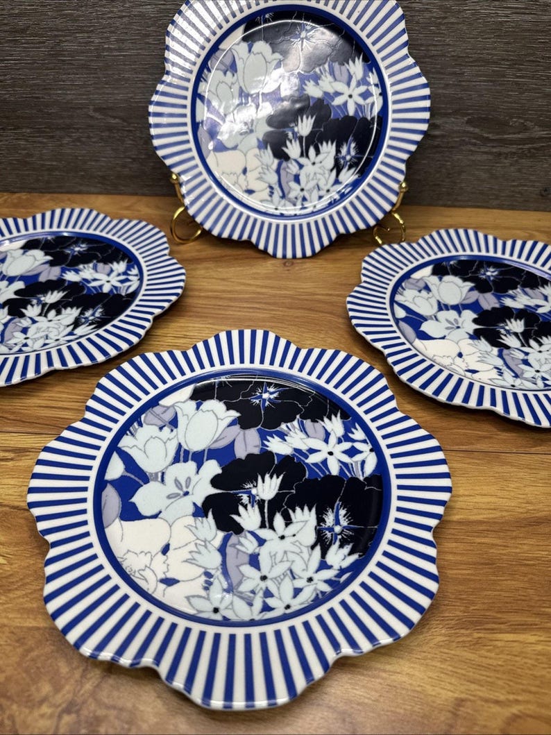 Platos de postre florales Anthropologie Lyla con rayas azules y blancas de 8,25" (juego de 4) imagen 2