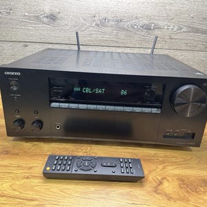Onkyo TX-NR676 Receptor AV de Home Theater de 7.2 Canais com Controle Remoto - Testado