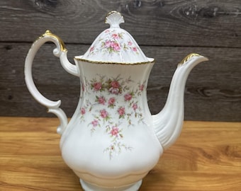Paragon Fine Bone China Tea Coffee Candle Victoriana Rose Mönster