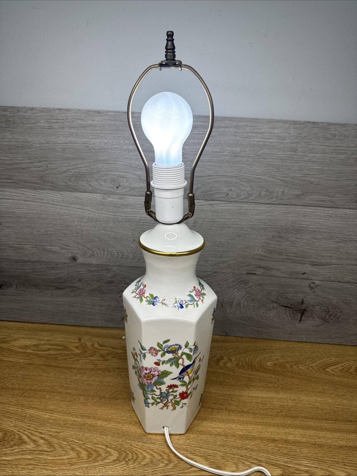 22 【磁器】AYNSLEY Vintage Aynsley England Bone China Pembroke Pattern Table Lamp 22