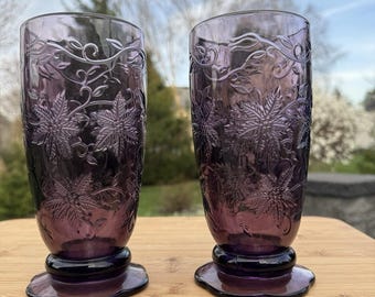 Vasos con base y diseño floral Fantasia Amethyst de Princess House, 20 oz, 7-1/8” ~2 piezas