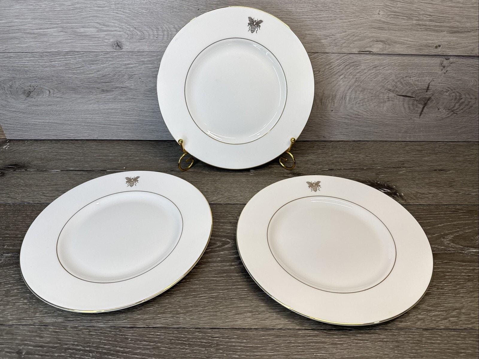 Wedgwood Vera Wang 9” White Bee Gold Trim Accent Salad Plate-set