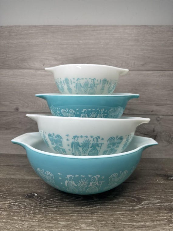Vintage Pyrex Amish Butterprint Turquoise & White Nest 4