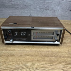Vintage Panasonic Flip Alarm Clock AM/FM Japan RC-6530 Works