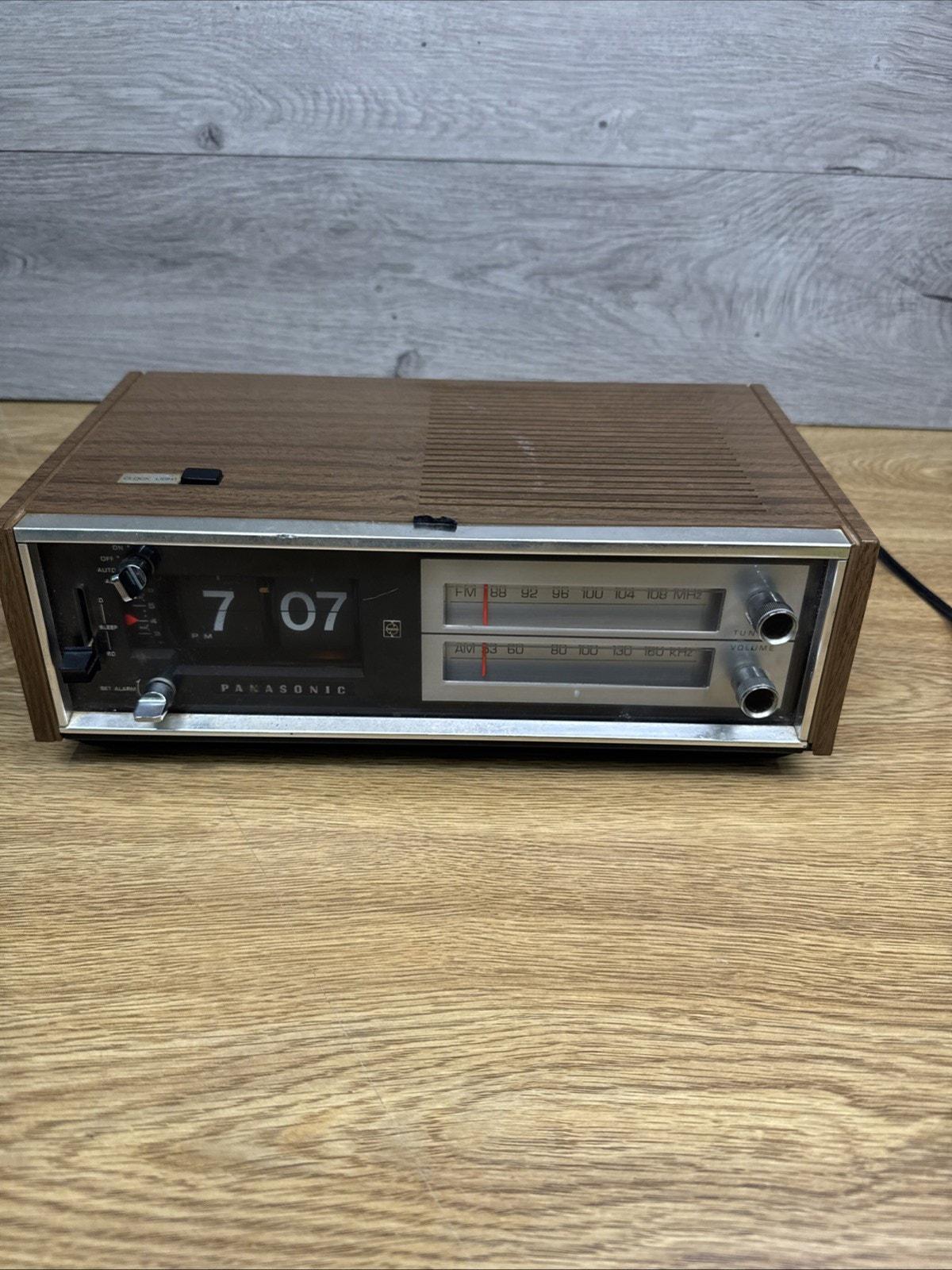 Vintage Panasonic Flip Alarm Clock AM/FM Japan RC-6530 Works