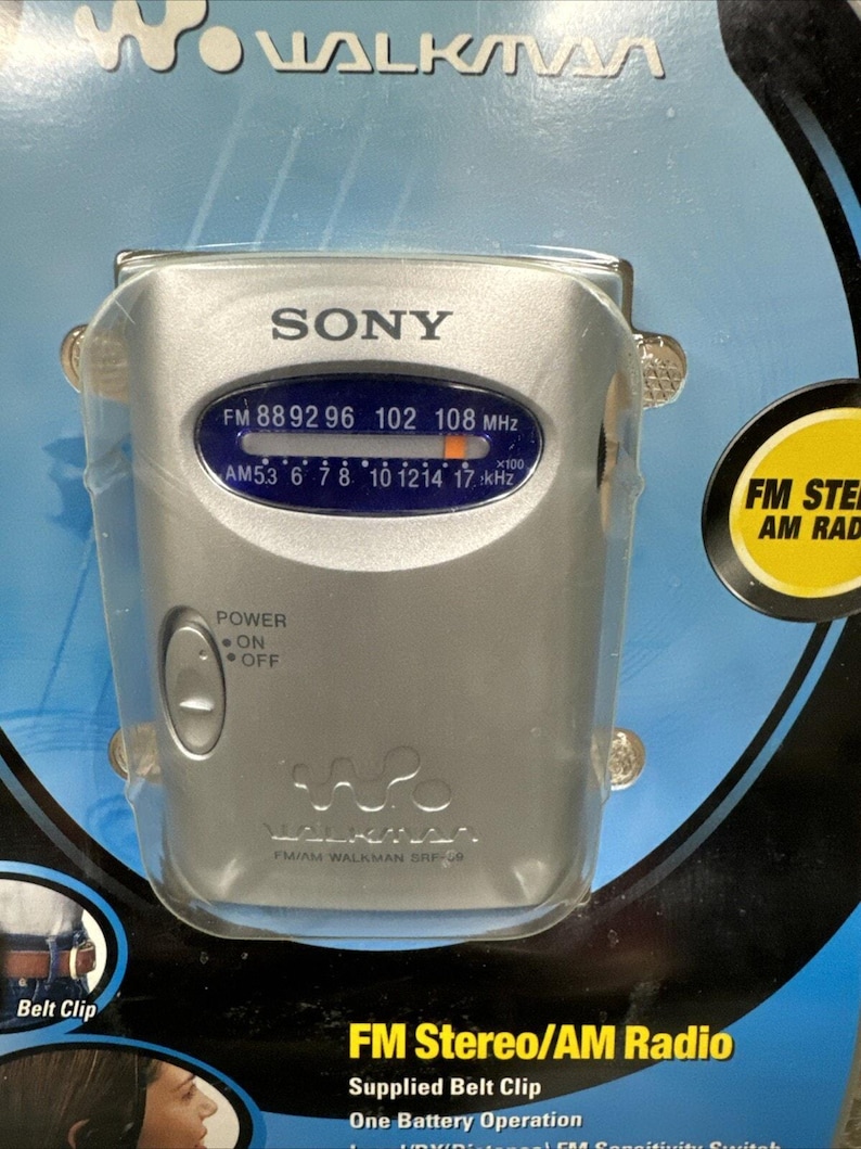 Sony SRF-59 AM/FM radio walkman argent avec casque/pince ceinture - image 3
