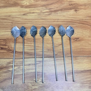 Vintage H & Co Silver Tone Leaf Sipper Sugrör Isteskedar 7-1/4” ~Set om 7