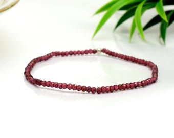 Zierliches Granat Stretch Armband: Januar Geburtsstein Rot Edelstein Perlen