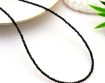 Schwarzer Turmalin Choker, Facettierte Kristallperlen, Minimalistische Halskette