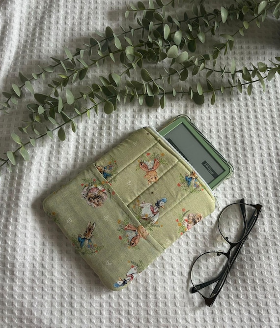 Customisable handmade quilted Kindle Sleeve with zip and pocket