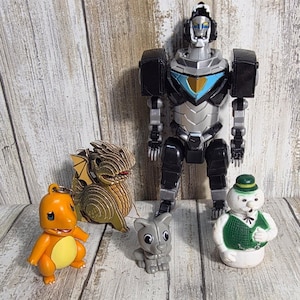 Voltron Black Lion Figure Pokemon Charmander Sam Snowman Dragon Toy Lot 5pc