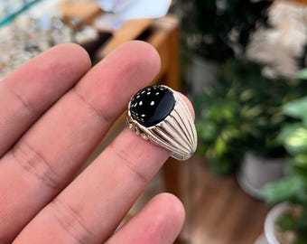 Yemeni Aqeeq Agate Ring: Handmade 925 Sterling Silver Signet