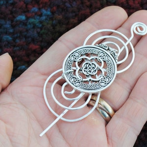 Celtic Knot Shawl Pin in Silver image 3