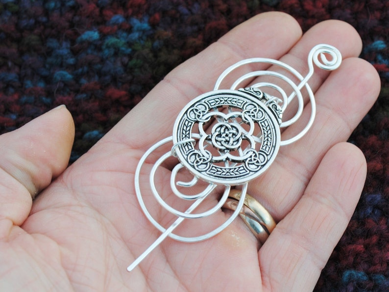 Celtic Knot Shawl Pin in Silver image 3