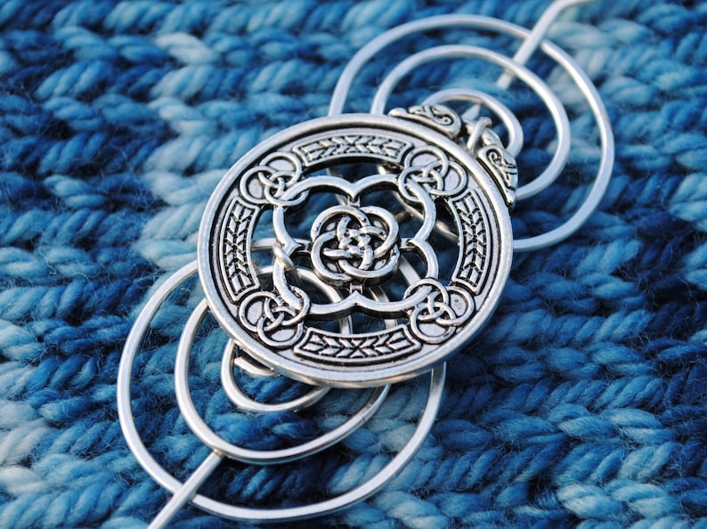 Celtic Knot Shawl Pin in Silver image 1