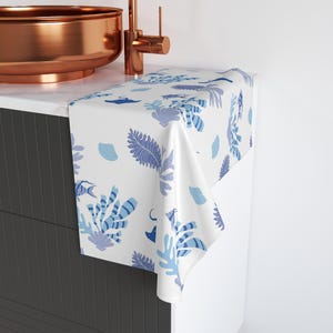 Ocean-Inspired Hand Towel - Nautical Decor, Coastal Kitchen, Beach House Essentials, Gift for Sea Lovers, Sea Life Bathroom Accessories