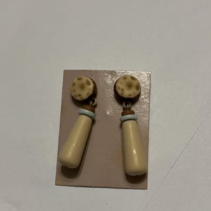 Joyería vintage AVON / Pendientes colgantes con estampado animal de 2&quot; de madera natural tribal de los años 80 /