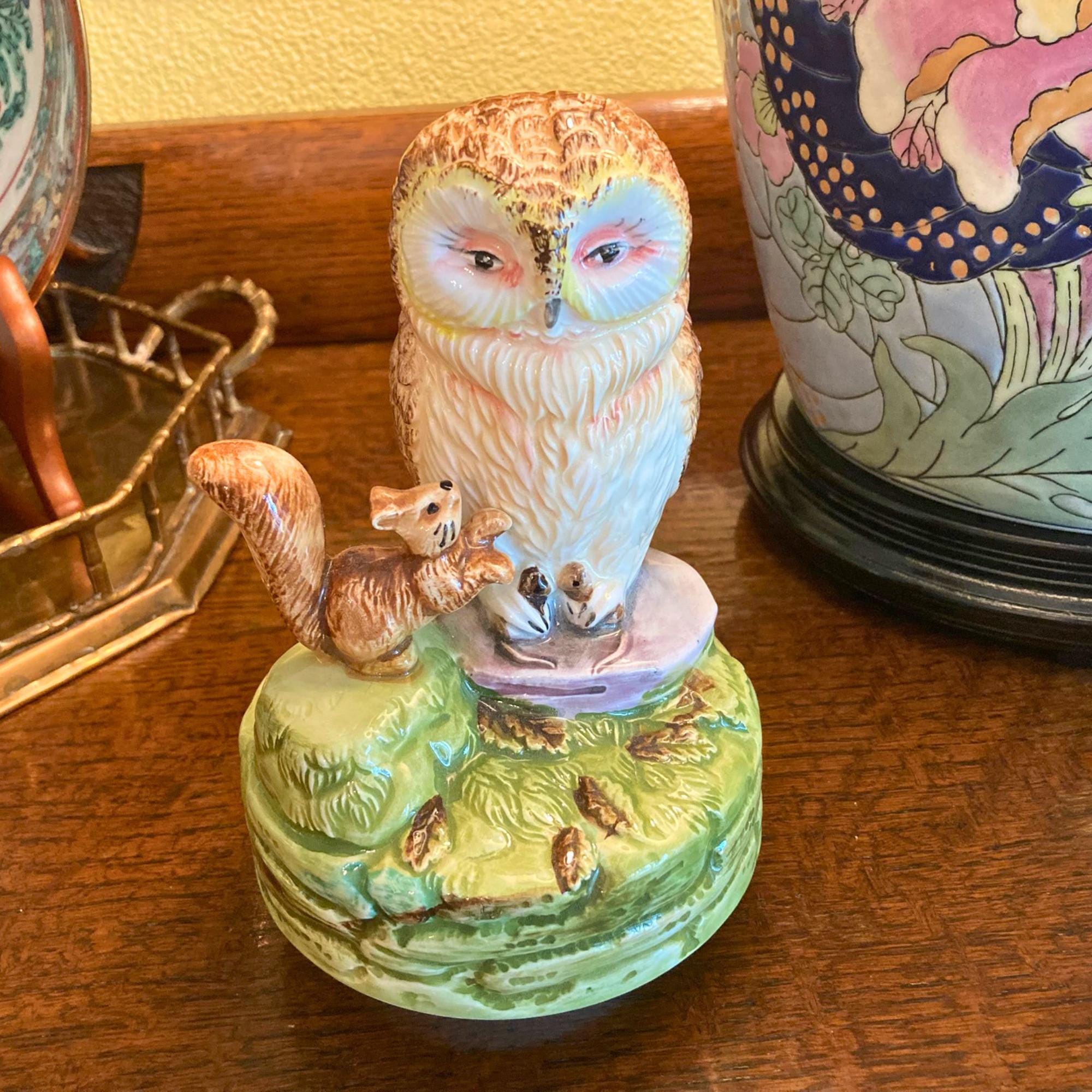 Vintage 1977 Schmid Old Mr. Owl and Nutkin Squirrel Music Box, Beatrix Potter Collectible, Waltz of 