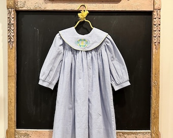 Vestido vintage de cuadros vichy para niña: azul y blanco, cuello con monograma, talla 4