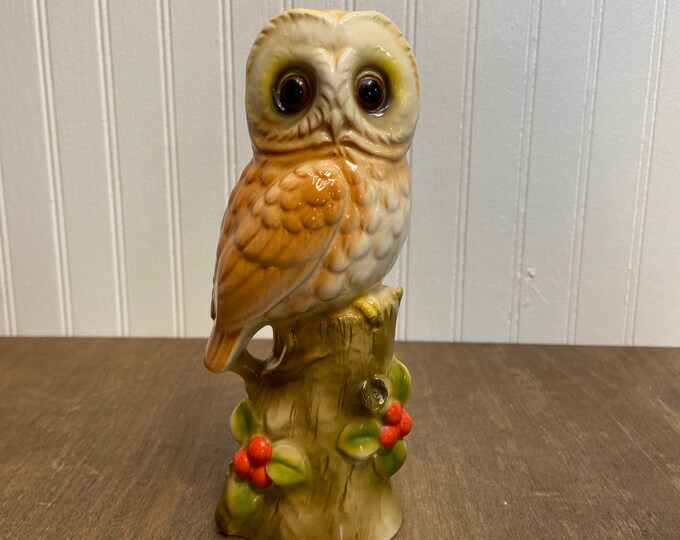 Lovely Vintage Owl Figurine by Norleans of Japan / Collectible Owl