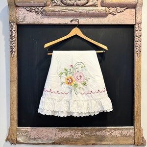 Vintage 60 Inch Round Cotton Linen Tablecloth with Cross Stitch Florals/ Cottagecore Style Vintage Linen