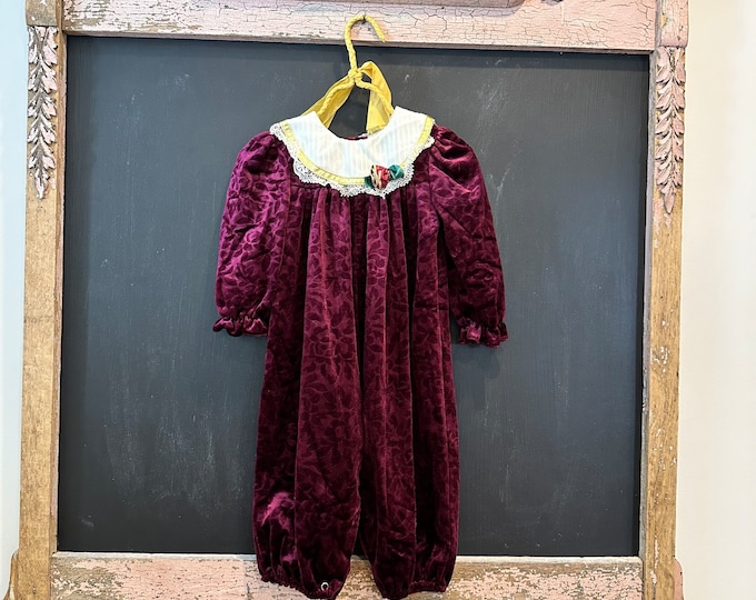 Vintage Baby Girl Velour Romper Union Made Label / Vintage Holiday