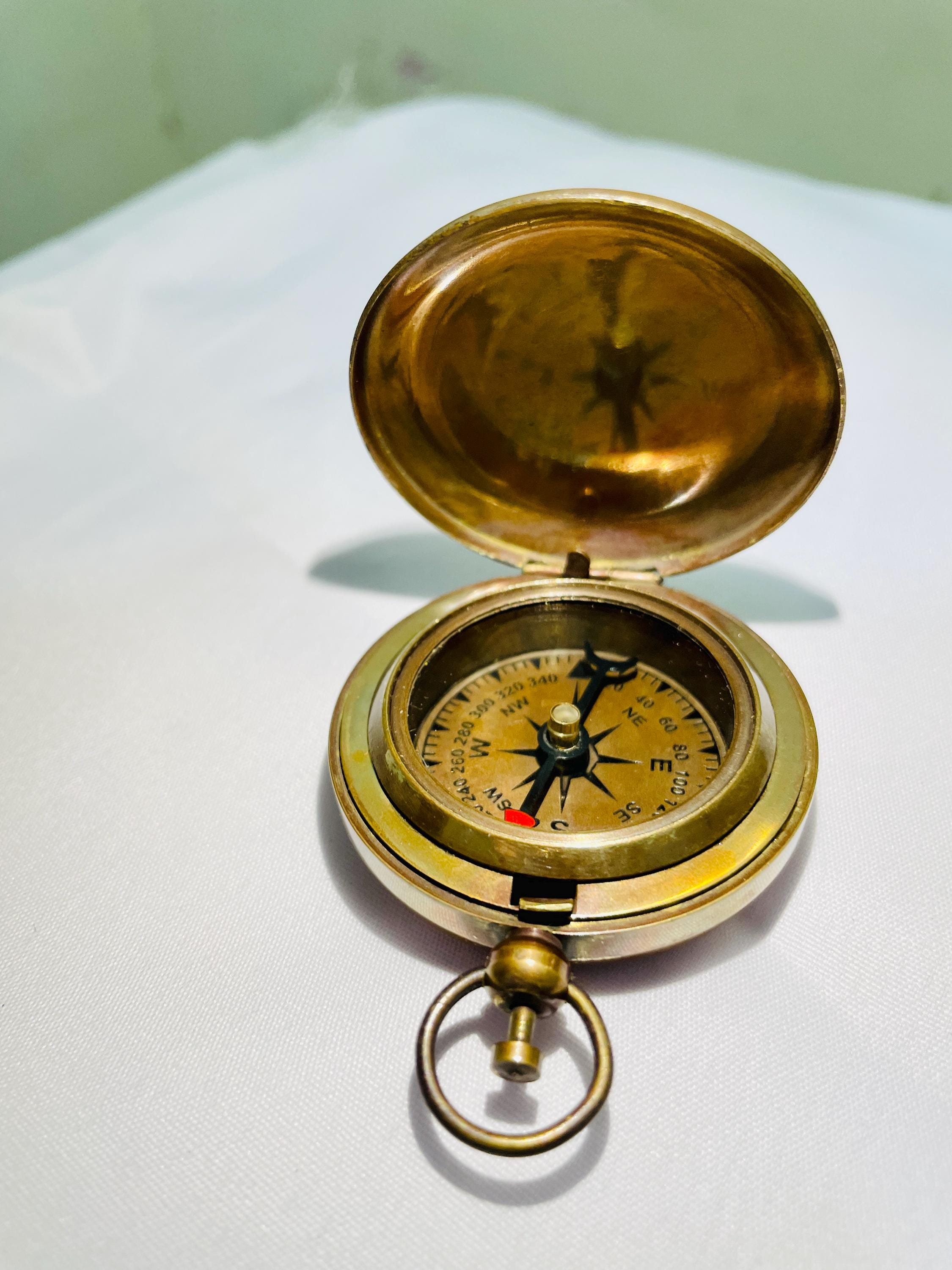 Classic Pocket Compass – Vintage Brass Navigation Tool for
