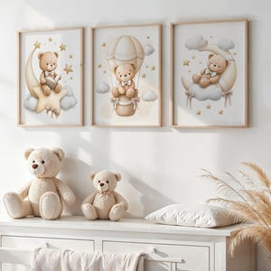 Beige nallebjörnsbild med måne, luftballong och stjärnor, babyrumsdekoration