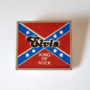 Vintage Elvis Presley Badge, 1980s King of Rock &#39;n&#39; Roll Pin, Rockabilly Legend Collectible