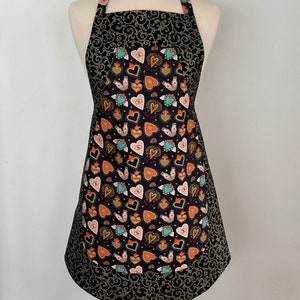 Förkläde med hjärtan, händer och blommor - Tvättbart bomullstyg - Applikationsficka - Vändbart - Fri frakt till USA