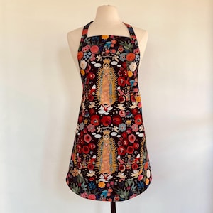 Guadalupe-Angels Helförkläde-Vändbart-OOP Slut i tryck Alexander Henry Applikationsficka