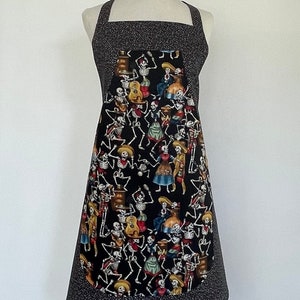 Skelettmusiker-dansare Helförkläde-De dödas dag-Muertos-OOP Slut i tryck Alexander Henry-Applikerad ficka-Bomull