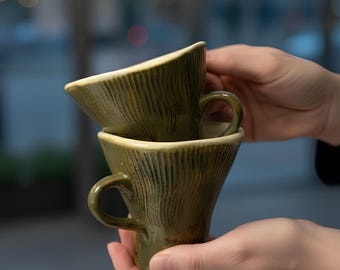 Pilz Keramikbecher, Handgefertigte Keramiktasse, Rustikale Kaffeetasse, Einzigartige Formtasse, Geschenk für Mama