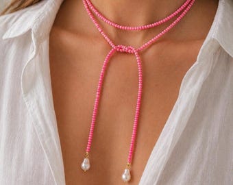 Roze kralen lariatketting met pareldruppels | Handgemaakte sieraden met glaskralen