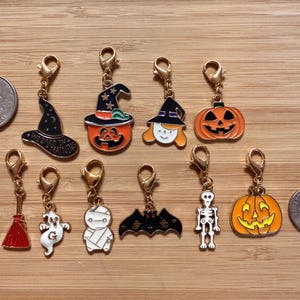Fall / Halloween Charms | Add-On for Badge Reels, Keychains, Wristlets | Pumpkin, Ghost, Cat, Leaf & More | Cute Autumn Accessories bild 4