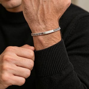 Personalized Engraved Silver Name Bracelet for Men, Cuban Link Chain Design, Christmas Gift for Dad, Anniversary Present for Husband