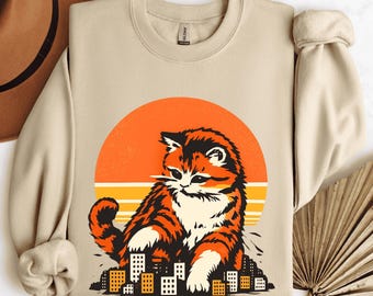 Giant Catzilla Funny Shirt, Retro Sunset City Cartoon Kitty Tee, Vintage Cat Lover Gift.