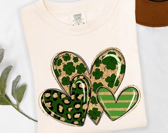 Camiseta con corazón de trébol y purpurina, ideal como regalo para el Día de San Patricio.