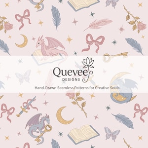 Op de afbeelding: Een naadloos patroon met draken, sleutels, boeken, strikken, veren, vlinders, rozen, manen en sterren in zachte pastelkleuren. De tekst "Quevee Designs" en "Hand-Drawn Seamless Patterns for Creative Souls" is ook aanwezig.