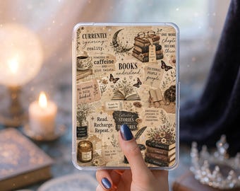 Litterärt collage Kindle-inlägg | Cozy Reader E-läsardekor (genomskinligt fodral)
