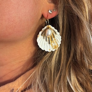 Earrings, shells and pearl
