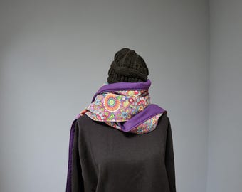 Cachecol acolchoado reversível com mandala vibrante