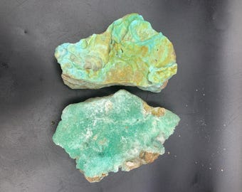 Par de especímenes minerales de smithsonita y aragonito azul