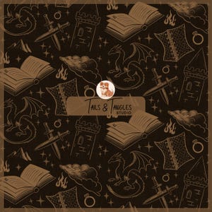 Puede incluir: Tela marrón con un patrón repetido de dragones, espadas, castillos, libros, anillos y nubes. Se muestra el texto "Tails & Tangles Studio". El diseño tiene un tema de fantasía.