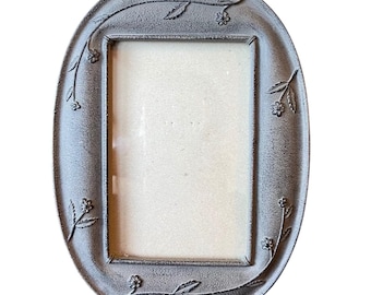 VTG 4x6 Ornate floral Metal MCM Filigree Scroll Picture Frame Cottage Chic oval